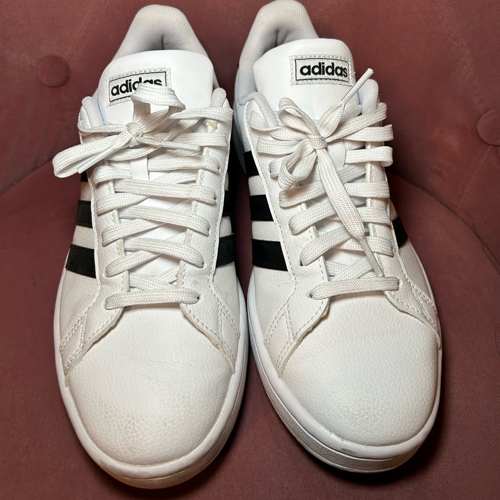 White Adida Tennis Shoes